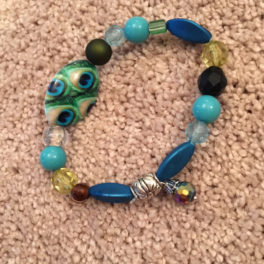 Handmade new 6 and one half inch stretch bracelet